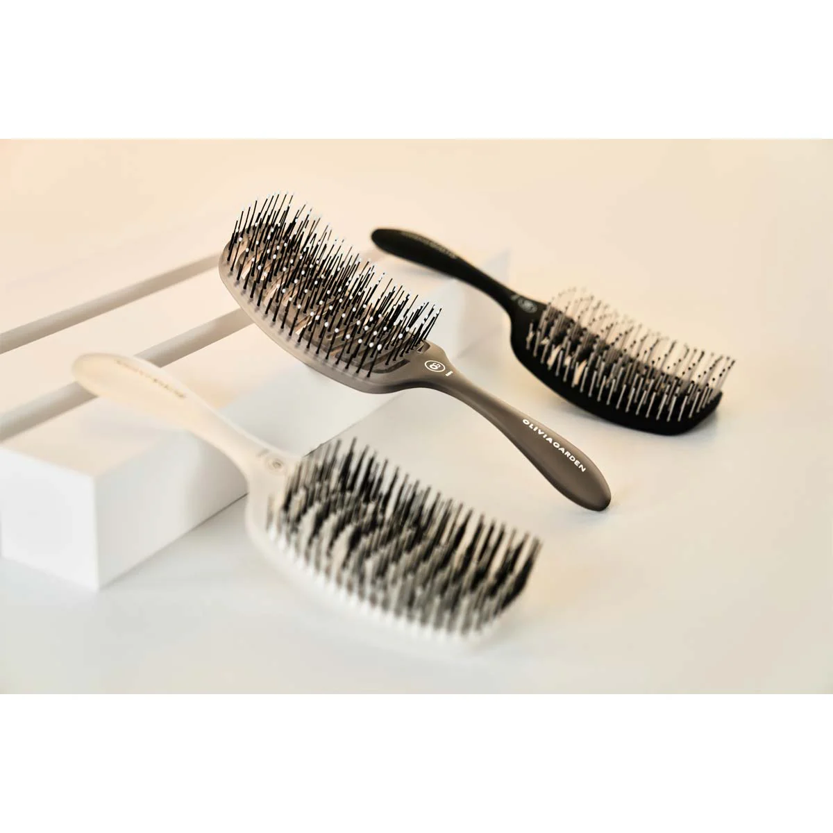 Brosse Essential Care Flex Grey pour cheveux Moyens - Image 4