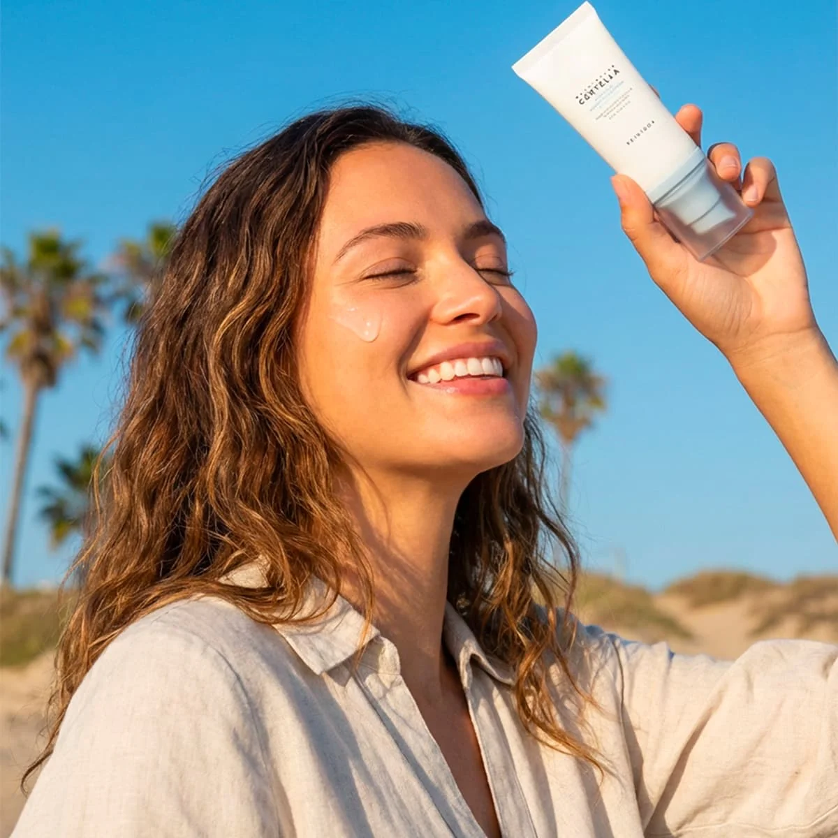 Sérum Solaire HYALU-CICA à la Centella SPF50 SKIN1004 - Image 3