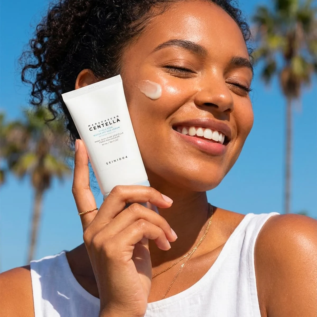 Sérum Solaire HYALU-CICA à la Centella SPF50 SKIN1004 - Image 4